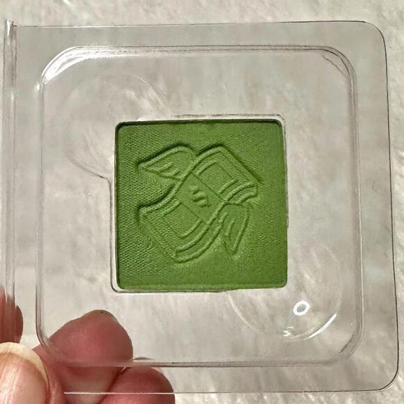 NIB Jeffree Star Eyeshadow Artistry Single Make It Rain 1.5g - Picture 2 of 6